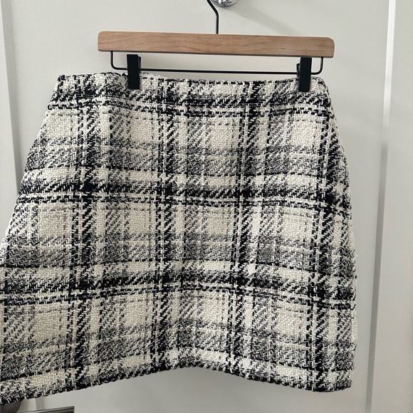 LOFT Skirts Nwt Loft Black And White Mini Knit Skirt 4p Poshmark